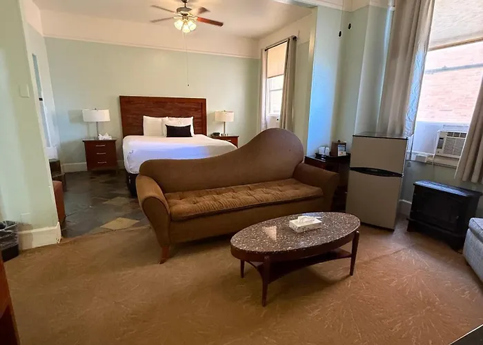 The Gadsden 3*